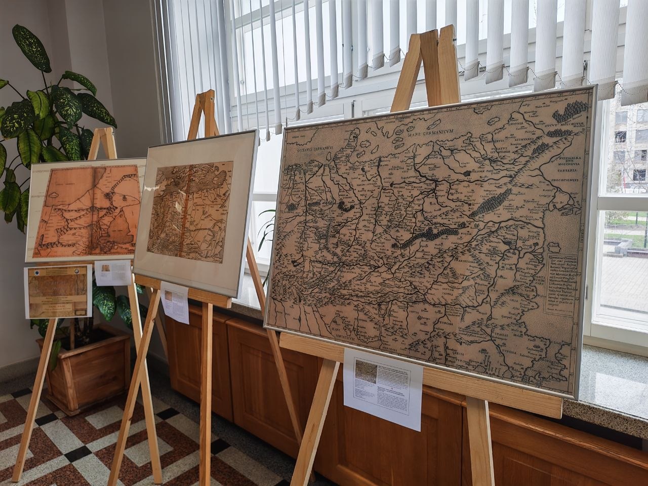 На факультете географии и геоинформатики БГУ открылась выставка аутентичных исторических карт
