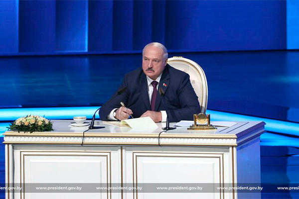31 марта Александр Лукашенко обратился с Посланием к белорусскому народу и Национальному собранию